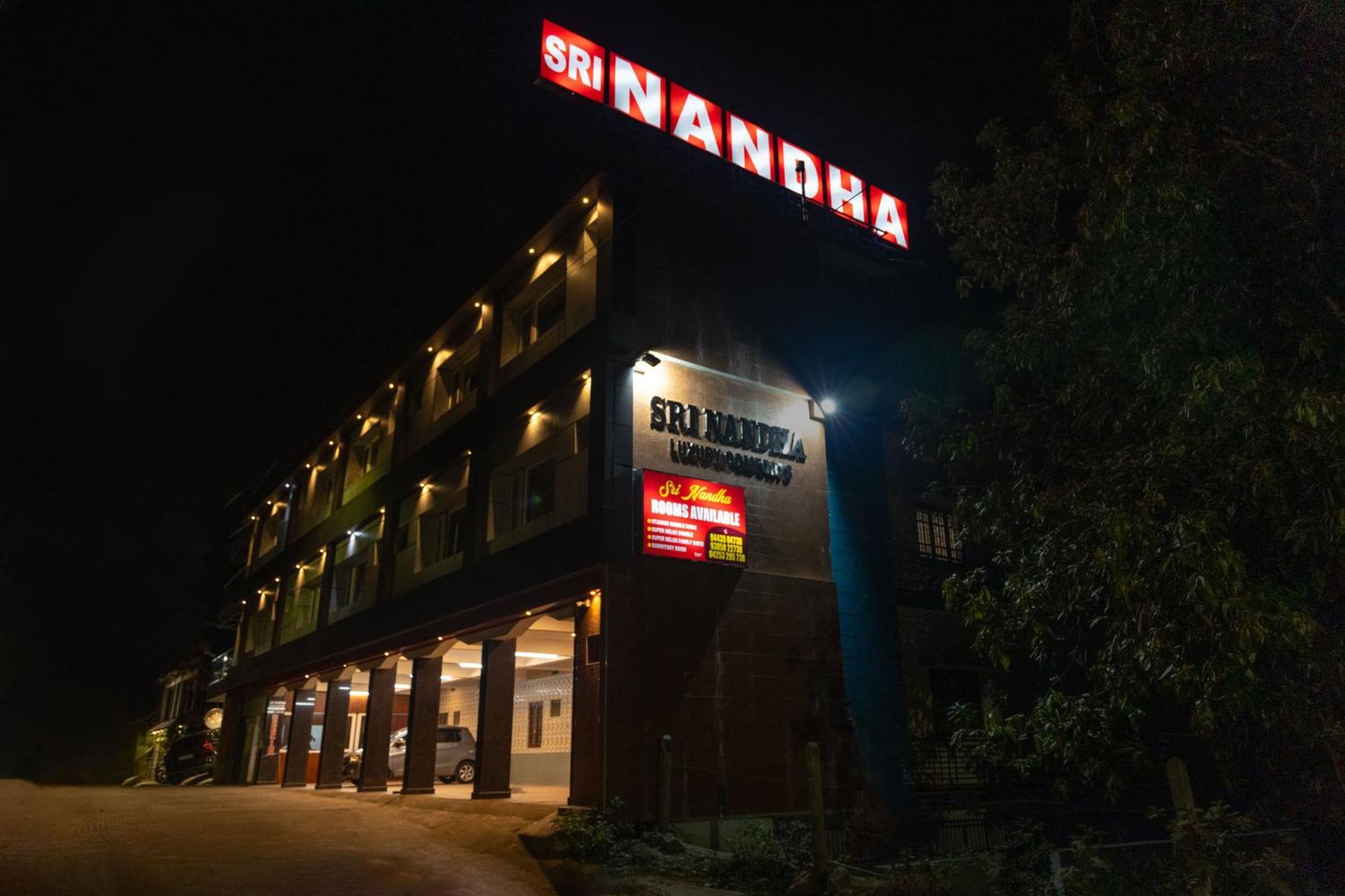 Sri Nandha Luxury Comforts Vālpārai Exterior foto