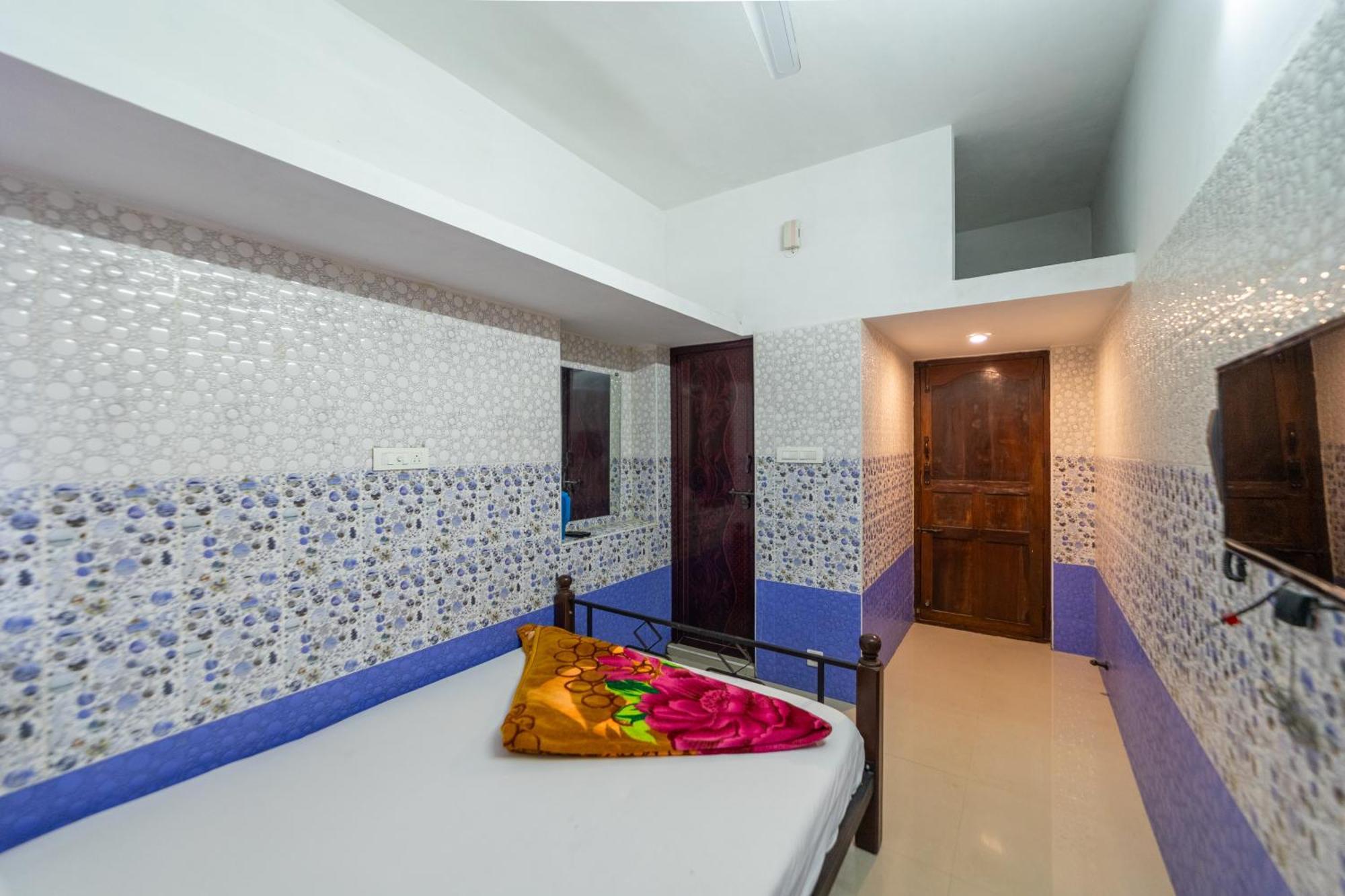 Sri Nandha Luxury Comforts Vālpārai Exterior foto