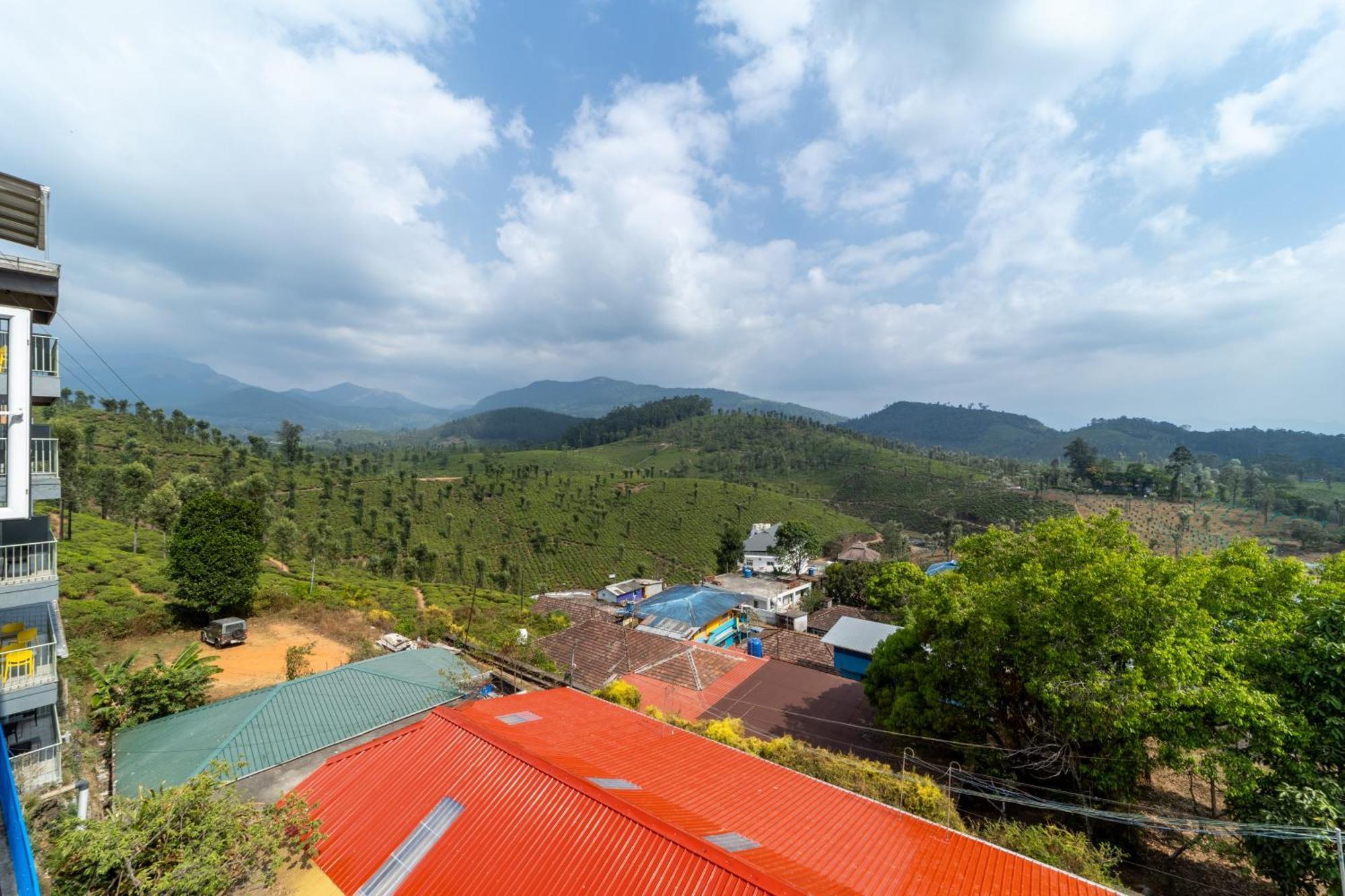 Sri Nandha Luxury Comforts Vālpārai Exterior foto