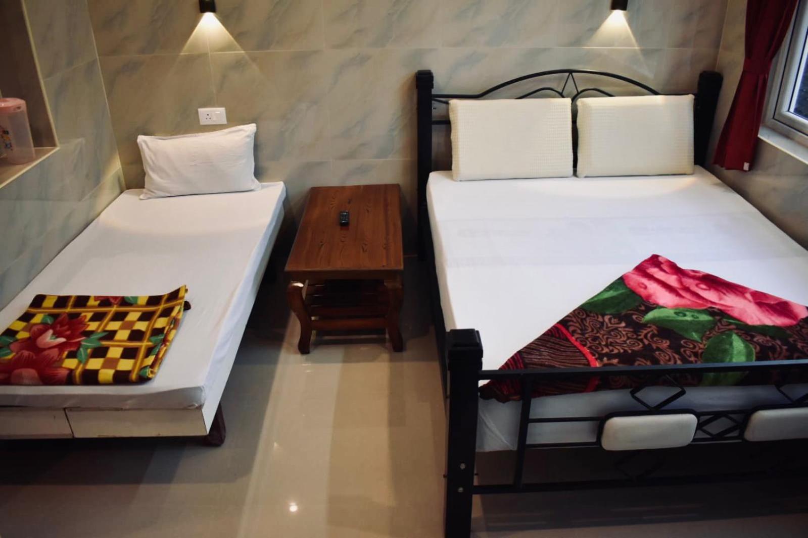 Sri Nandha Luxury Comforts Vālpārai Exterior foto